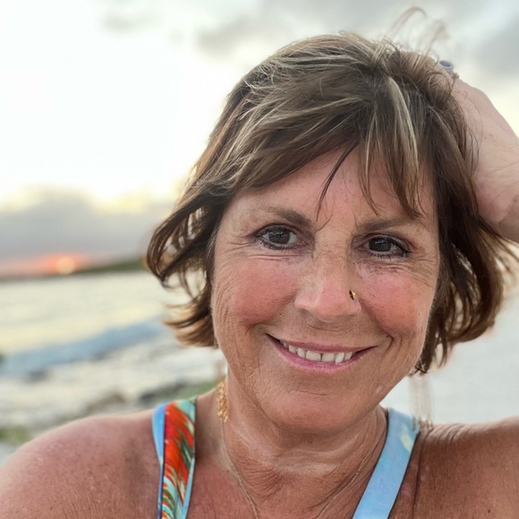 Meet your Posher, Margaret - Picture 2 of 8